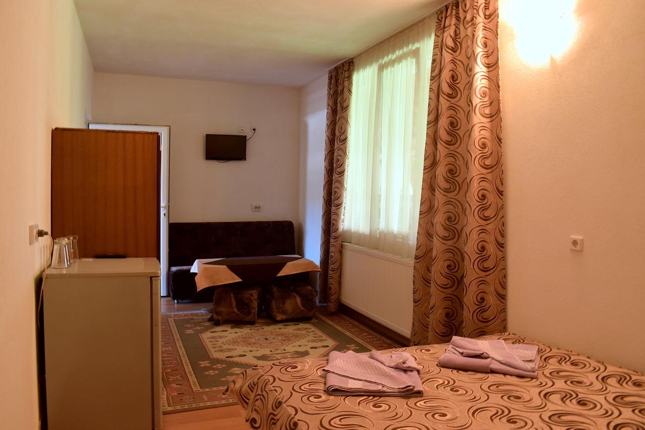 Отель Complex Pele Zmeitsa Экстерьер фото